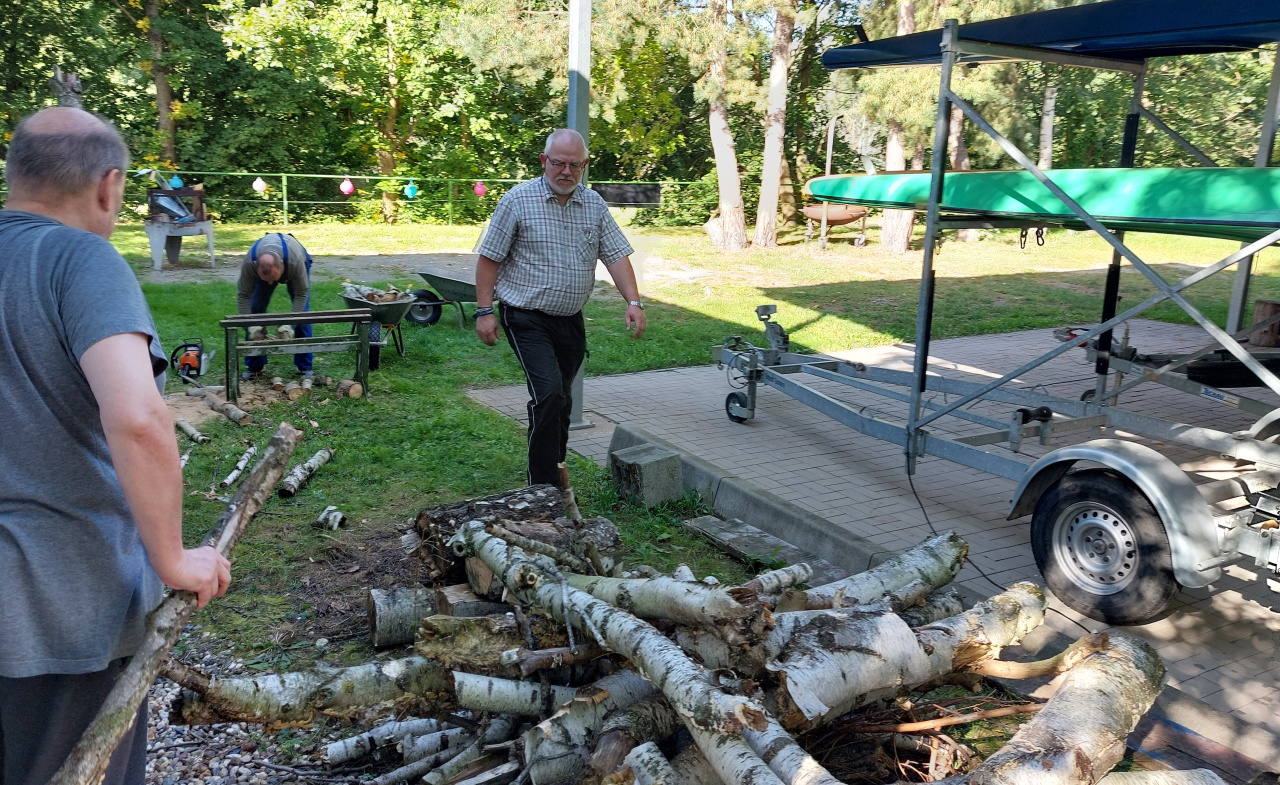 2023Arbeitseinsatz holz